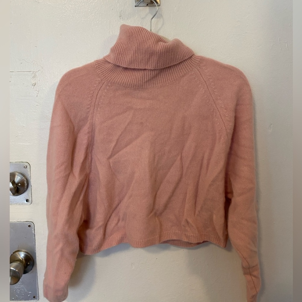 100% cashmere pink crop sweater - turtleneck
